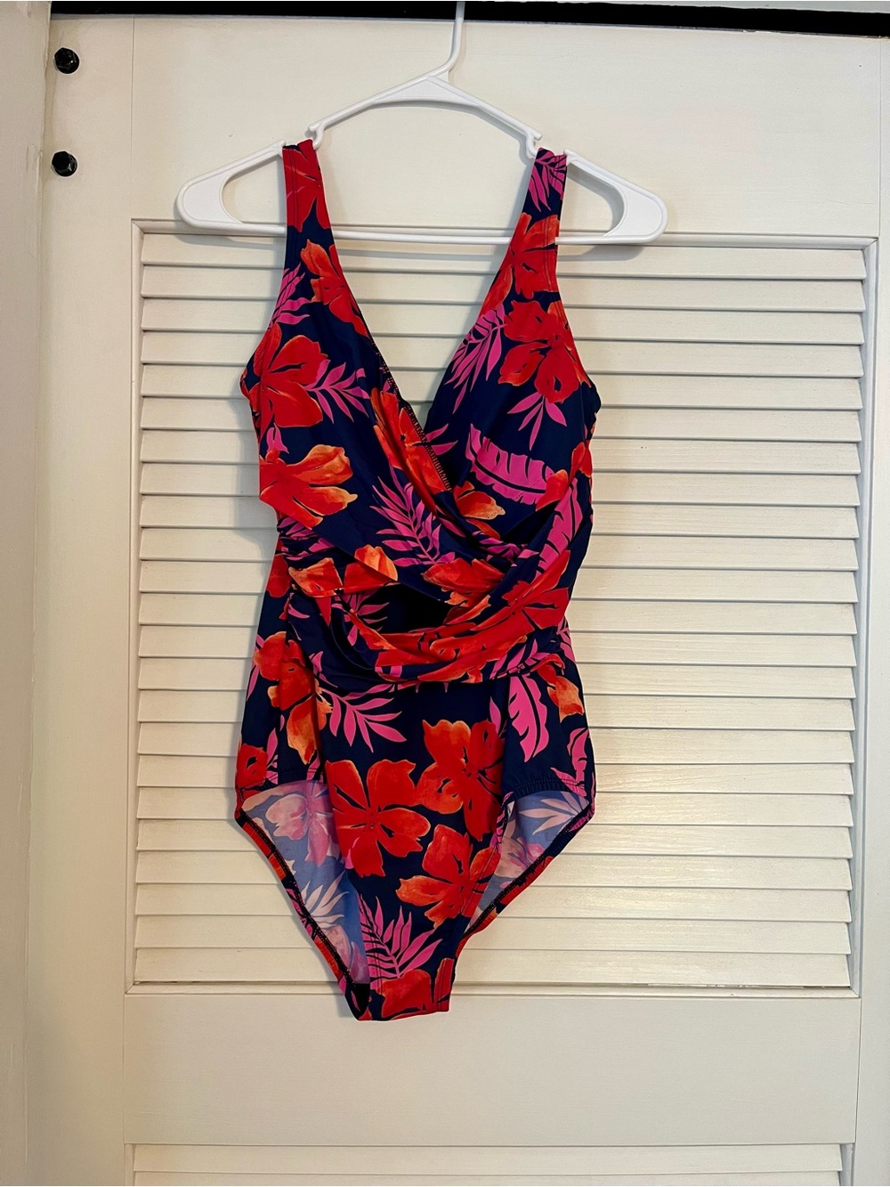 J Crew Women’s Navy and Red Tropical Print Swimsuit Long Torso - 8L